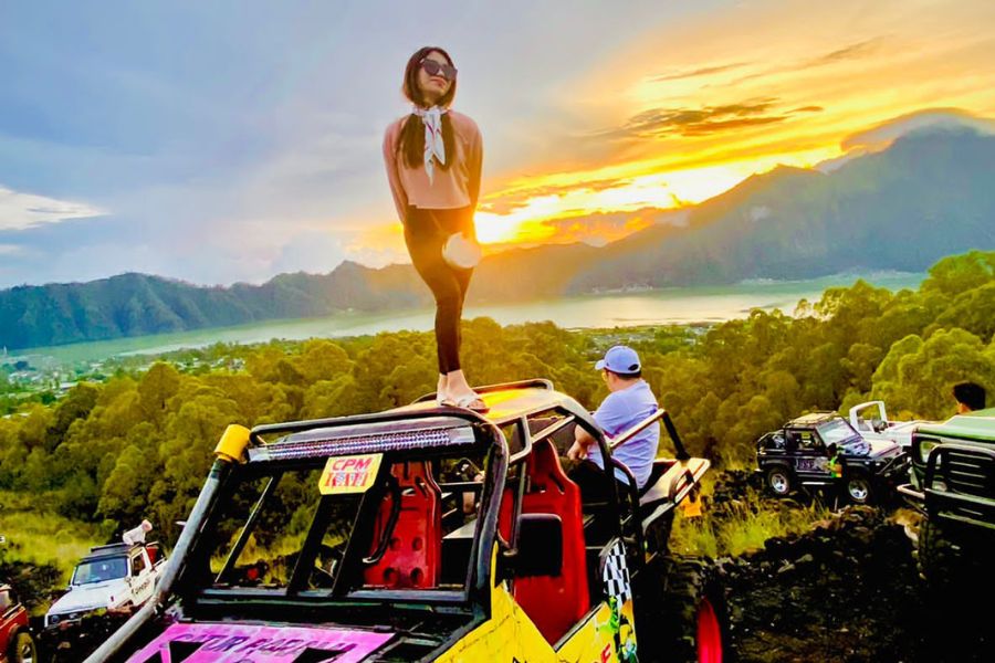 Tour Dengan Mobil VW Safari Di Bali